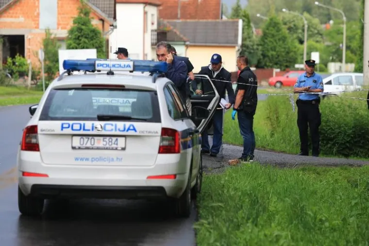 POLICAJCI PRIVODILI ŽENU, JEDAN OD NJIH TE&Scaron;KO STRADAO: Skoro ga je zaklala