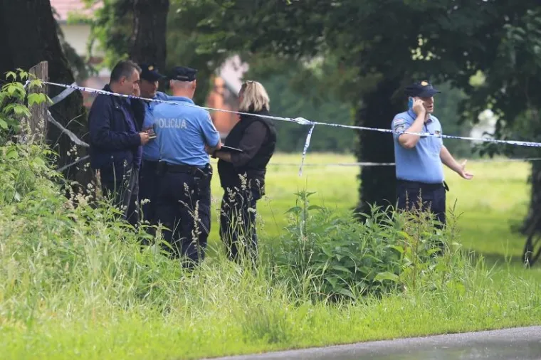 POLICAJCI PRIVODILI ŽENU, JEDAN OD NJIH TE&Scaron;KO STRADAO: Skoro ga je zaklala