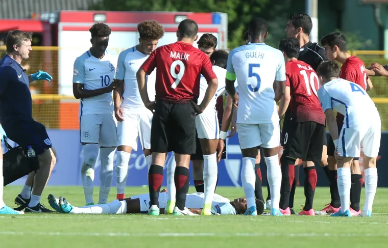 Zapre&scaron;ić: Te&scaron;ko ozlijeđeni Callum Hudson u polufinalnoj utakmici EP U-17 između Engleske i Turske