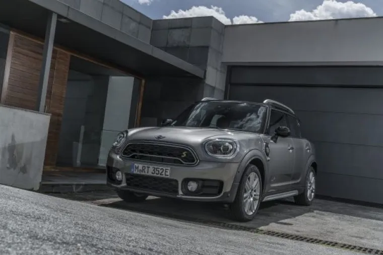 SNAŽAN I EKONOMIČAN: Mini predstavio Cooper S E Countryman ALL4