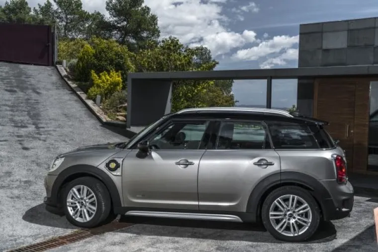 SNAŽAN I EKONOMIČAN: Mini predstavio Cooper S E Countryman ALL4