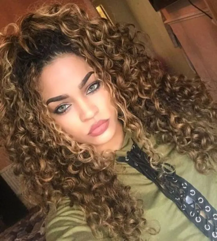 TVRDI DA NEMA DEČKA JER JE PREZGODNA: Misli da joj mu&scaron;karci ne prilaze jer ih zastra&scaron;uje svojom nevjerojatnom ljepotom