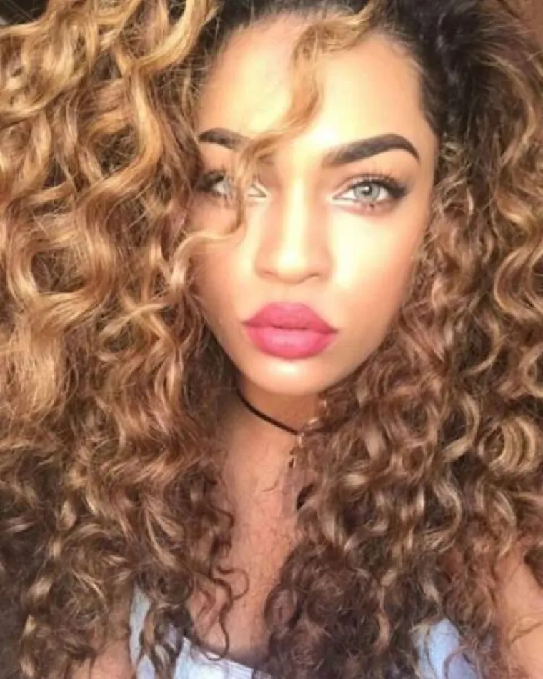 TVRDI DA NEMA DEČKA JER JE PREZGODNA: Misli da joj mu&scaron;karci ne prilaze jer ih zastra&scaron;uje svojom nevjerojatnom ljepotom