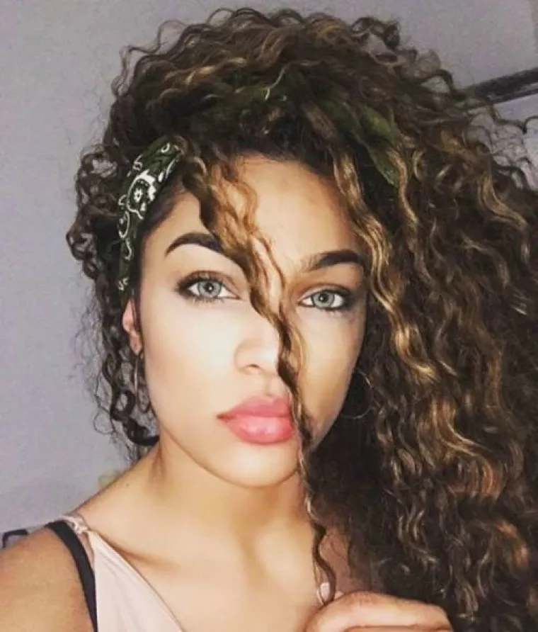 TVRDI DA NEMA DEČKA JER JE PREZGODNA: Misli da joj mu&scaron;karci ne prilaze jer ih zastra&scaron;uje svojom nevjerojatnom ljepotom