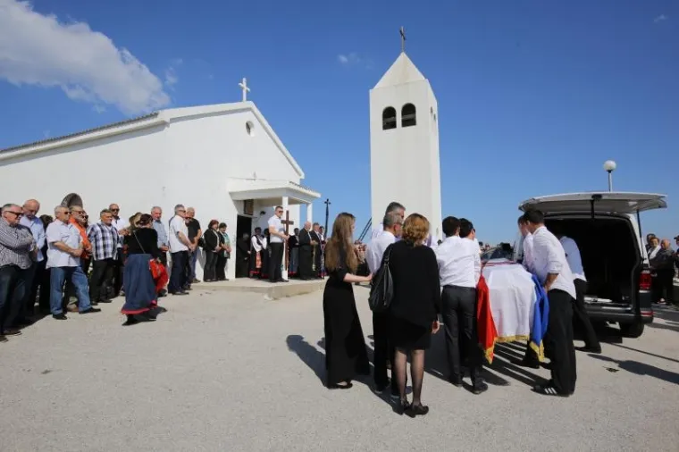 Najpoznatiji kviza&scaron; Mirko Miočić pokopan danas na groblju u Rtini