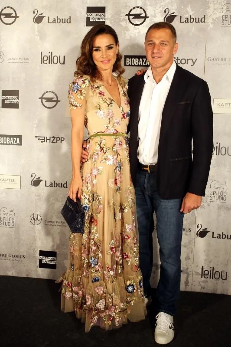 GRANDIOZNU REVIJU NA GLAVNOM POSJETILI BA&Scaron; SVI: Od predsjednice države do predsjednice estrade, svi se u&scaron;minkali za ovu prigodu