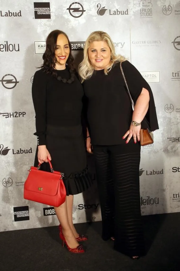 GRANDIOZNU REVIJU NA GLAVNOM POSJETILI BA&Scaron; SVI: Od predsjednice države do predsjednice estrade, svi se u&scaron;minkali za ovu prigodu