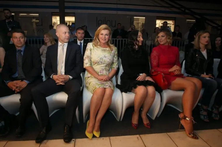 GRANDIOZNU REVIJU NA GLAVNOM POSJETILI BA&Scaron; SVI: Od predsjednice države do predsjednice estrade, svi se u&scaron;minkali za ovu prigodu