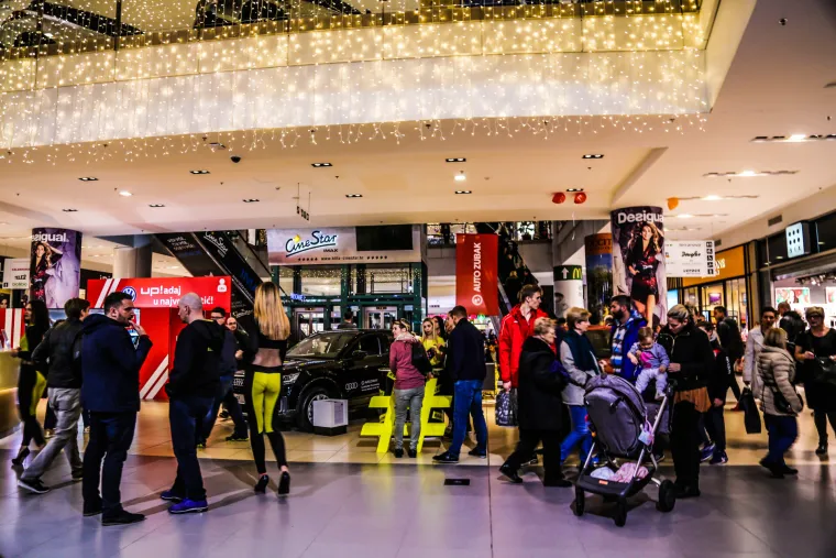 HOSTESE OVE GODINE NEMAJU MILOSTI: Uskoro počinje Zagreb Auto Week, pogledajte djevojke koje će predstavljati automobile