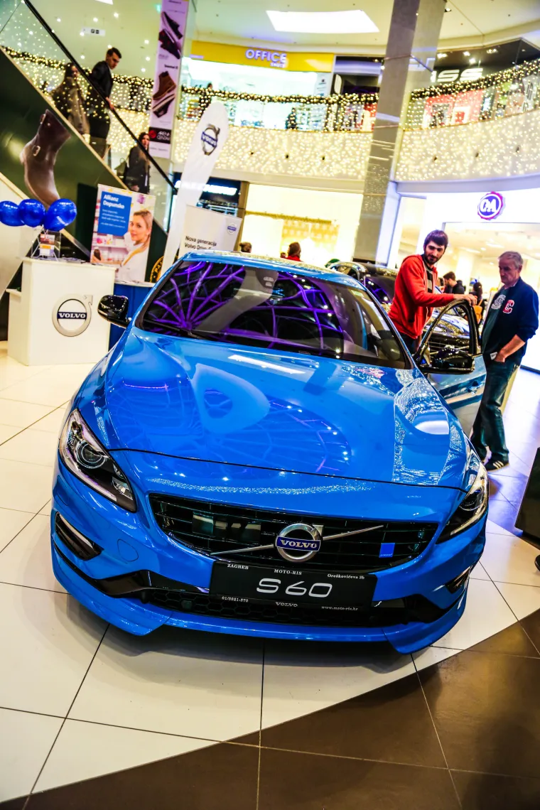 HOSTESE OVE GODINE NEMAJU MILOSTI: Uskoro počinje Zagreb Auto Week, pogledajte djevojke koje će predstavljati automobile