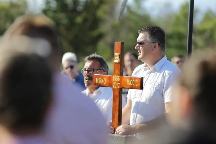 Posljednji ispraćaj najpoznatijeg hrvatskog kviza&scaron;a Mirka Miočića