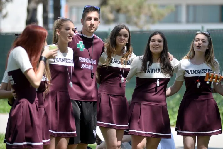 Maturanti odzvanjaju u svakom gradu. Uoči sutra&scaron;nje Norijade, mladi diljem Hrvatske zabavljaju se na razne načine, ali i u pozitivnom tonu, sudjelujući primjerice (Rijeka) u humanitarnoj akciji. Vi&scaron;e pogledajte u fotogaleriji.