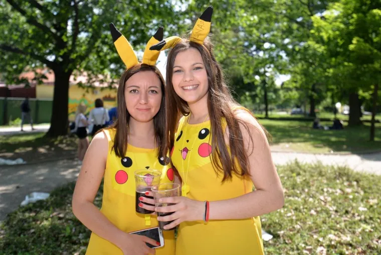 Maturanti odzvanjaju u svakom gradu. Uoči sutra&scaron;nje Norijade, mladi diljem Hrvatske zabavljaju se na razne načine, ali i u pozitivnom tonu, sudjelujući primjerice (Rijeka) u humanitarnoj akciji. Vi&scaron;e pogledajte u fotogaleriji.