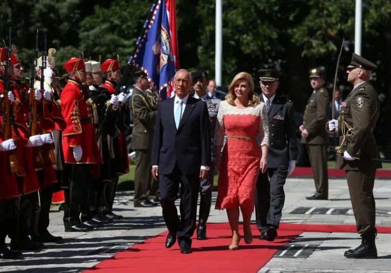 Svi hvale liniju predsjednice koju ona rado ističe.