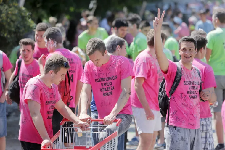 Počela je Norijada: maturanti na ulicama slave zavr&scaron;etak srednjo&scaron;kolskog obrazovanja