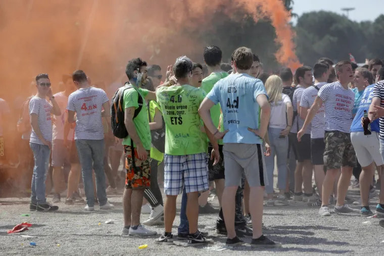 Počela je Norijada: maturanti na ulicama slave zavr&scaron;etak srednjo&scaron;kolskog obrazovanja