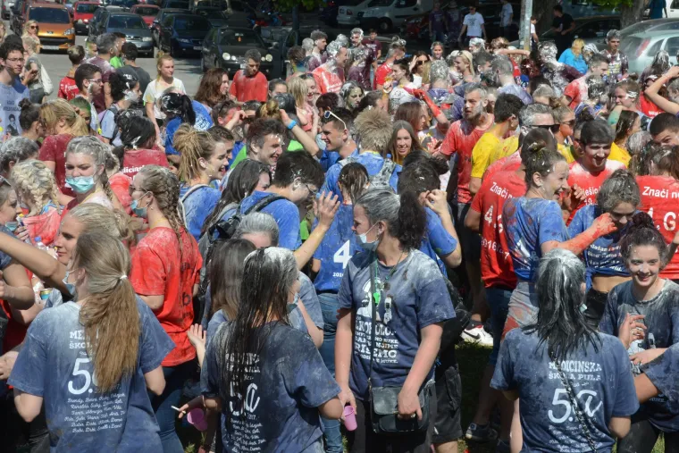 Počela je Norijada: maturanti na ulicama slave zavr&scaron;etak srednjo&scaron;kolskog obrazovanja