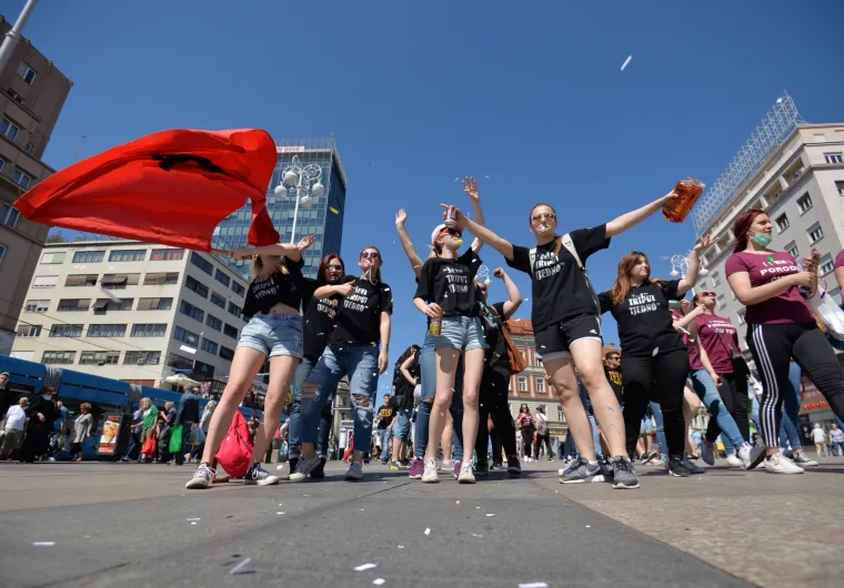 Počela je Norijada: maturanti na ulicama slave zavr&scaron;etak srednjo&scaron;kolskog obrazovanja