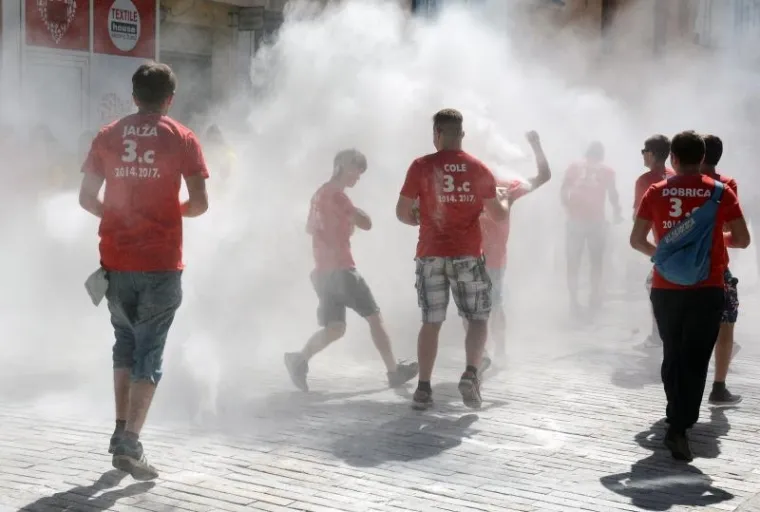 FOTOGALERIJA: Slavlje maturanata u gradovima diljem Hrvatske