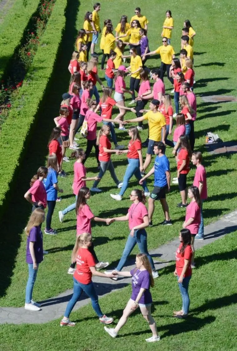 FOTOGALERIJA: Slavlje maturanata u gradovima diljem Hrvatske