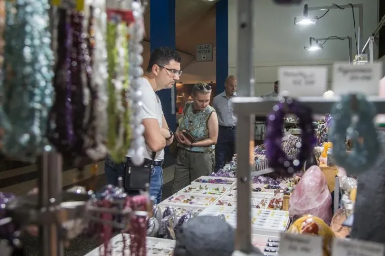 BLJE&Scaron;TAVILO U DOMU SPORTOVA: Međunarodni sajam dragog i poludragog kamenja