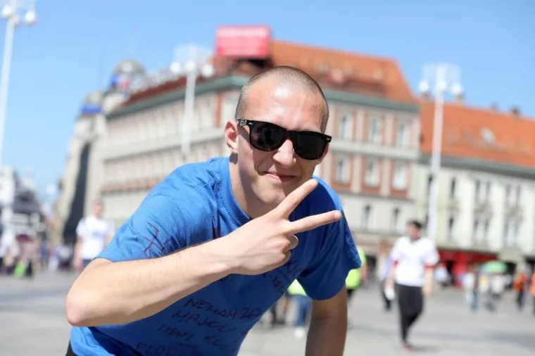 MATURANTI SLAVE ZADNJI DAN &Scaron;KOLE: Pogledajte kako luduju u Zagrebu