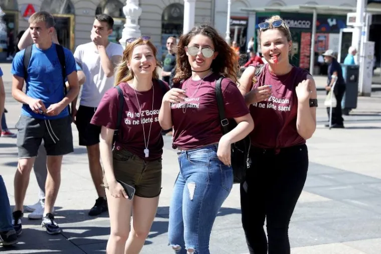 MATURANTI SLAVE ZADNJI DAN &Scaron;KOLE: Pogledajte kako luduju u Zagrebu