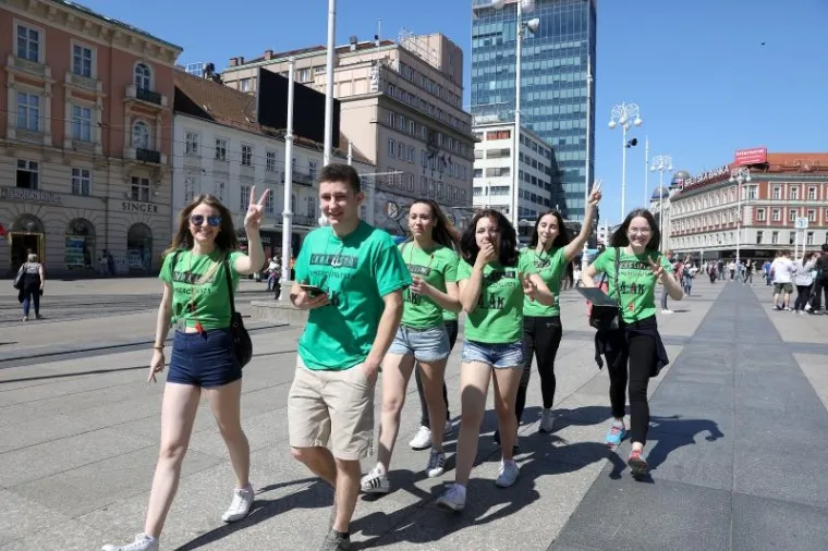 MATURANTI SLAVE ZADNJI DAN &Scaron;KOLE: Pogledajte kako luduju u Zagrebu