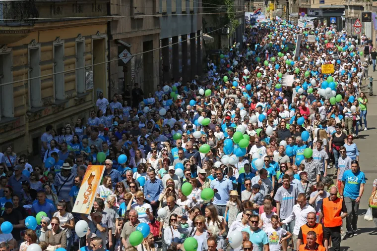 Vi&scaron;e tisuća građana sudjelovalo u povorci 'Hod za život' u Zagrebu