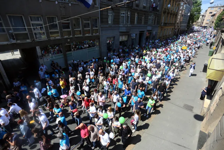 Vi&scaron;e tisuća građana sudjelovalo u povorci 'Hod za život' u Zagrebu