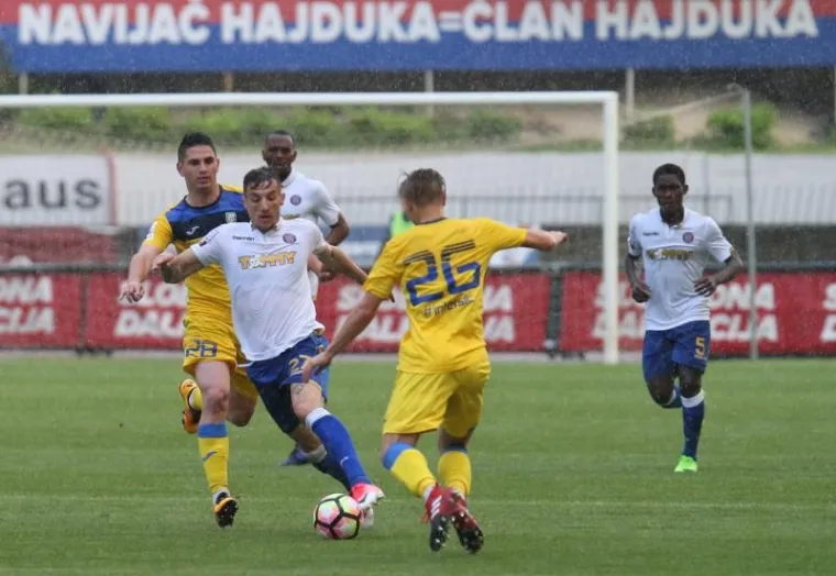 GOROPADNI HAJDUK UNI&Scaron;TIO INTER: Futacs s četiri gola potopio Zapre&scaron;ićane i sad je najbolji strijelac lige!