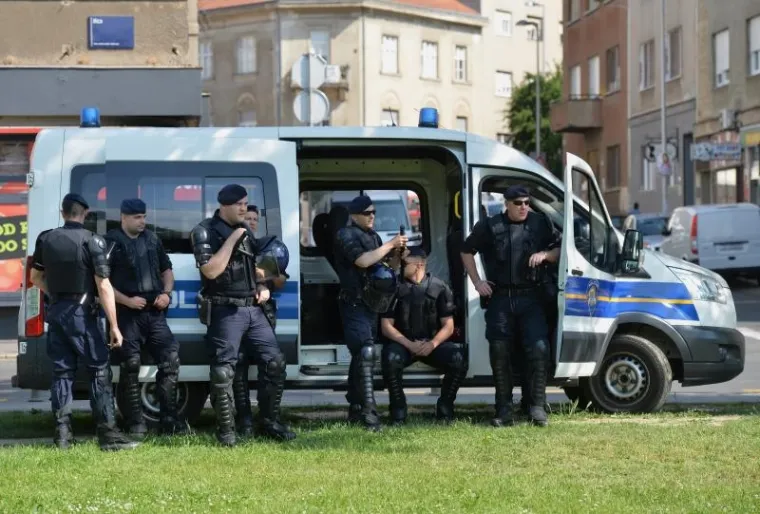 'HOD ZA ŽIVOT' U ZAGREBU: Tisuće ljudi u povorci hodalo do Trga bana Jelačića