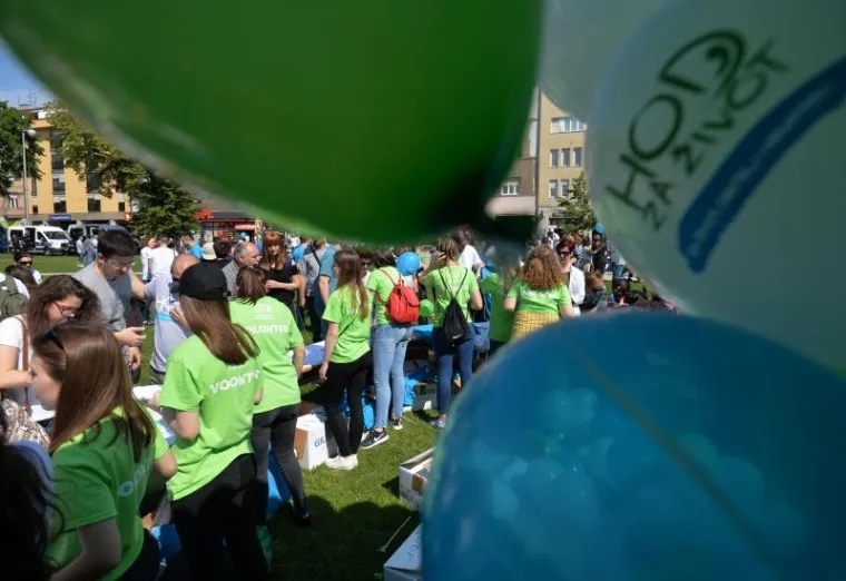 'HOD ZA ŽIVOT' U ZAGREBU: Tisuće ljudi u povorci hodalo do Trga bana Jelačića