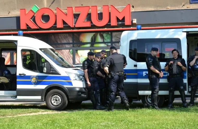 'HOD ZA ŽIVOT' U ZAGREBU: Tisuće ljudi u povorci hodalo do Trga bana Jelačića