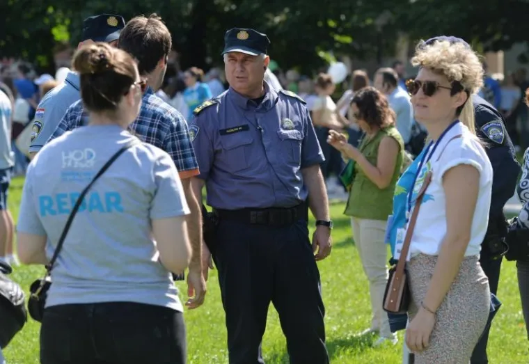 'HOD ZA ŽIVOT' U ZAGREBU: Tisuće ljudi u povorci hodalo do Trga bana Jelačića