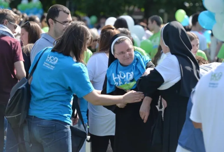 'HOD ZA ŽIVOT' U ZAGREBU: Tisuće ljudi u povorci hodalo do Trga bana Jelačića
