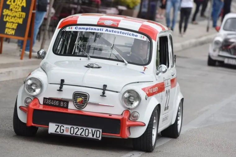 MEĐUNARODNI SKUP FIĆEKA: Legenda zavladala ulicama &Scaron;ibenika