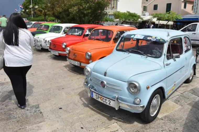 MEĐUNARODNI SKUP FIĆEKA: Legenda zavladala ulicama &Scaron;ibenika