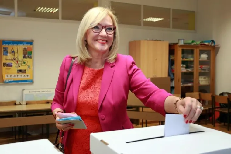Split: Svoju građansku dužnost ispunila je kandidatkinja za gradonačelnicu Aida Batarelo