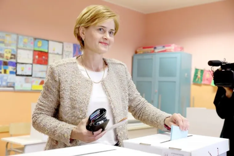 Zagreb: Kandidatkinja za gradonačelnicu Sandra &Scaron;valjek ispunila svoju građansku dužnost