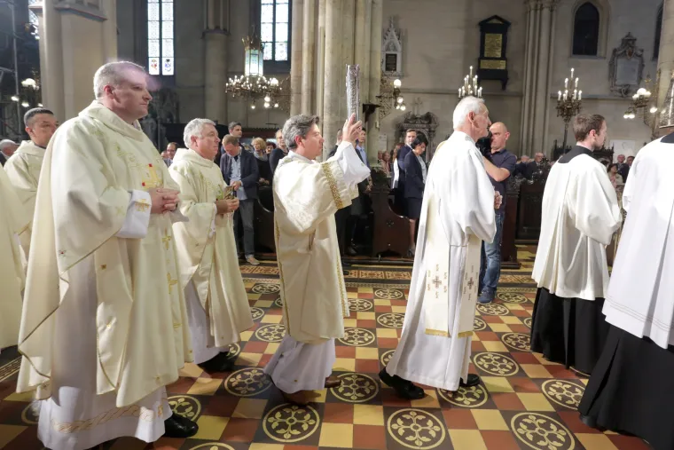 Političari prisustvovali svetoj misi u čast blaženiku Alojziju Stepincu