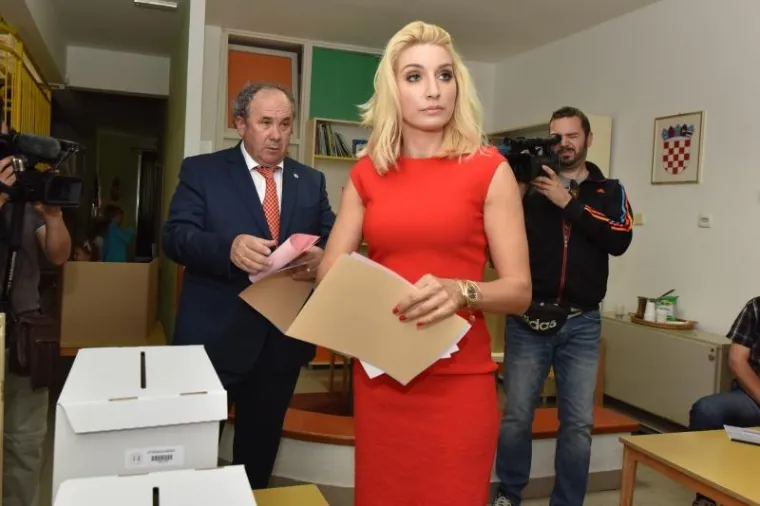 Kandidat za gradonačelnika Željko Kerum ubacio glasački listić u krivu kutiju