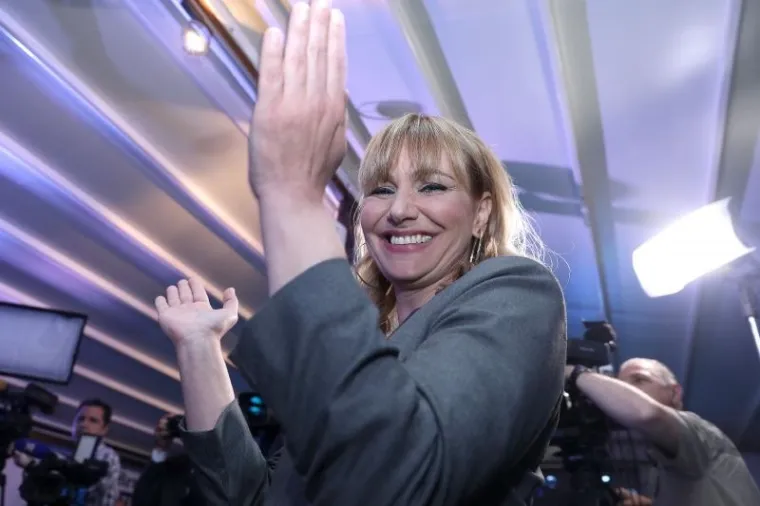 RAZUZDANO SLAVLJE NOVE ZVIJEZDE DESNICE: Pogledajte kako se rasplesala Bruna Esih