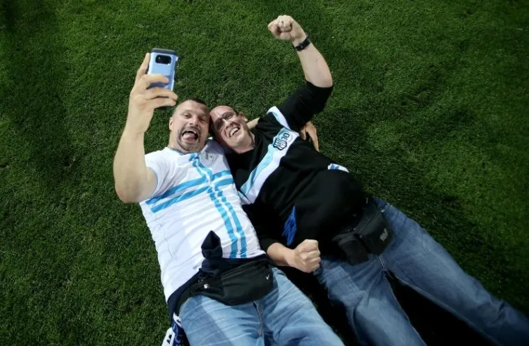 VELIKA GALERIJA SLAVLJA U RIJECI: Emocije su na Kvarneru dotaknule nebo, navijači uletjeli na teren i s igračima proslavili titulu!