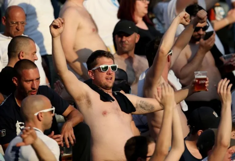 RUJEVICA JE NA NOGAMA: Navijači na tribinama slave, ovo je povijesni dan za Rijeku