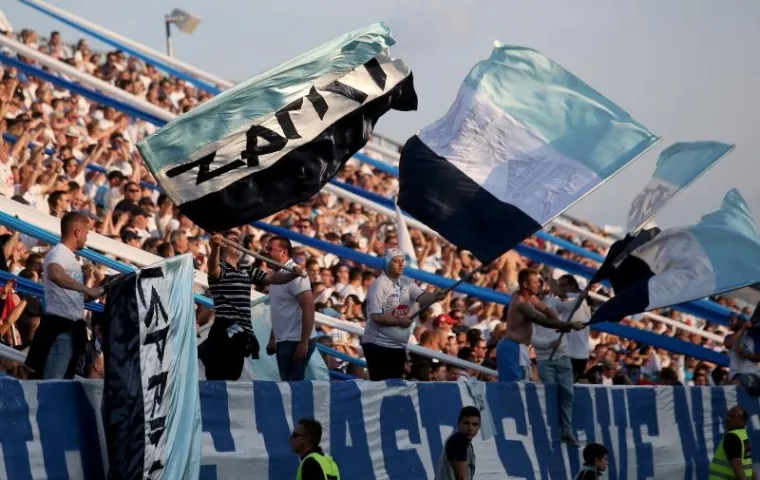 RUJEVICA JE NA NOGAMA: Navijači na tribinama slave, ovo je povijesni dan za Rijeku