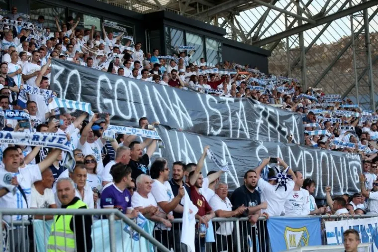 RUJEVICA JE NA NOGAMA: Navijači na tribinama slave, ovo je povijesni dan za Rijeku