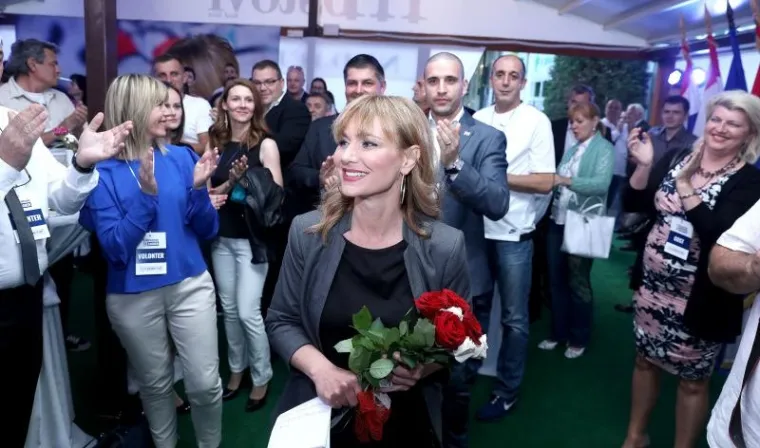 Hasanbegović izljubio Brunu Esih nakon objave rezultata