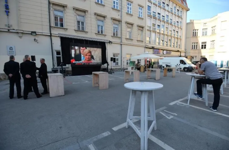 ZAGREB: Okupljanje u stožeru Milana Bandića u Pra&scaron;koj ulici