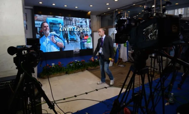 ZAGREB: Okupljanje u stožeru Milana Bandića u Pra&scaron;koj ulici